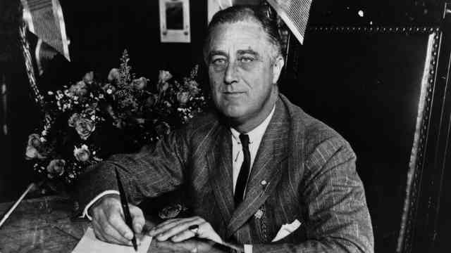 8. Franklin D. Roosevelt (IQ 146)