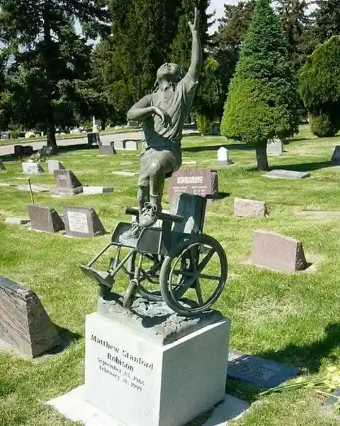A Dad from Salt Lake City, Utah, designed this beautiful headstone for his wheelchair-bound son.