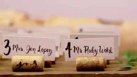 Corks
Place Cards