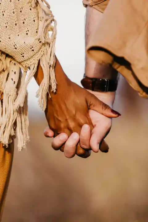 It Makes Relationships Less Complicated