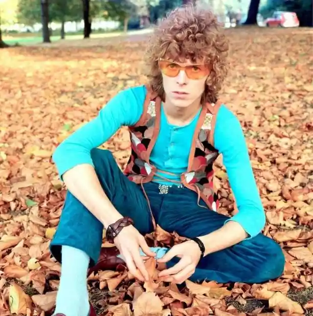 David Bowie with curly hair in 1969.