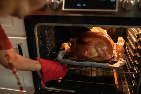 10 Thanksgiving Dinner Hacks That Will Save You Tons of Time