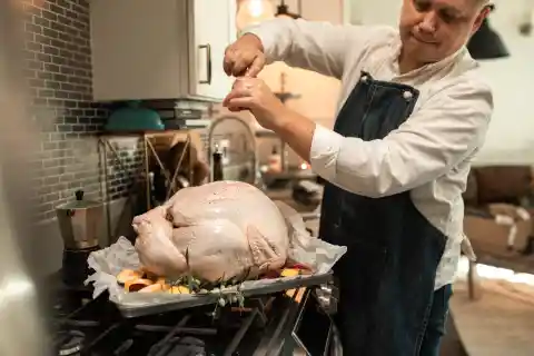 10 Thanksgiving Dinner Hacks That Will Save You Tons of Time