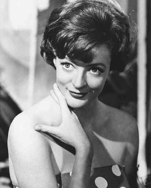 Here's actress Maggie Smith, 'Professor Minerva McGonagall' from Harry Potter, in the early 1960's.
